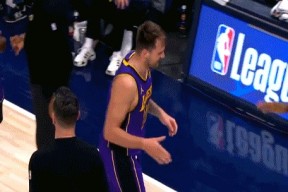 关于东契奇连续十场比赛得分超过最后时刻胜出，湖人不断突破！全场沸腾不已的信息-万博app